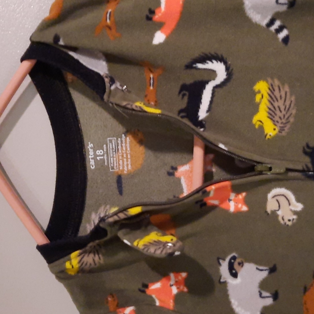 3/10$ Carter's Footed PJs 18M